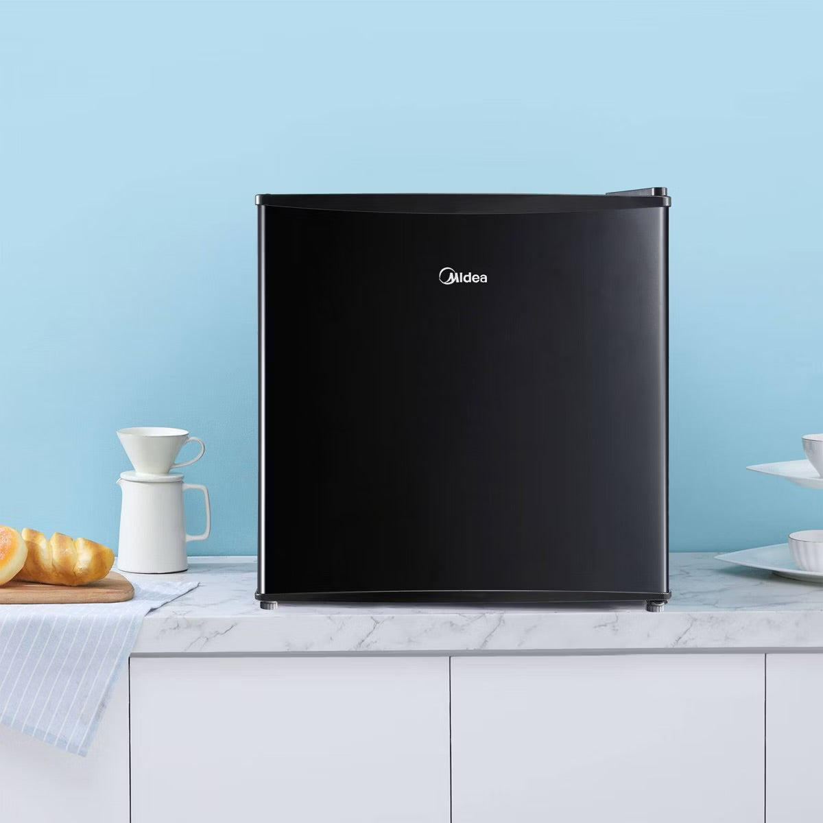 Midea 1.7 cu ft Compact Refrigerator Black: Energy Star Certified Dorm Fridge, Freezerless, Reversible Door, 1 Shelf